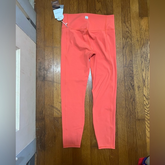 NWT Vuori Studio Pocket Legging - Picture 2 of 4
